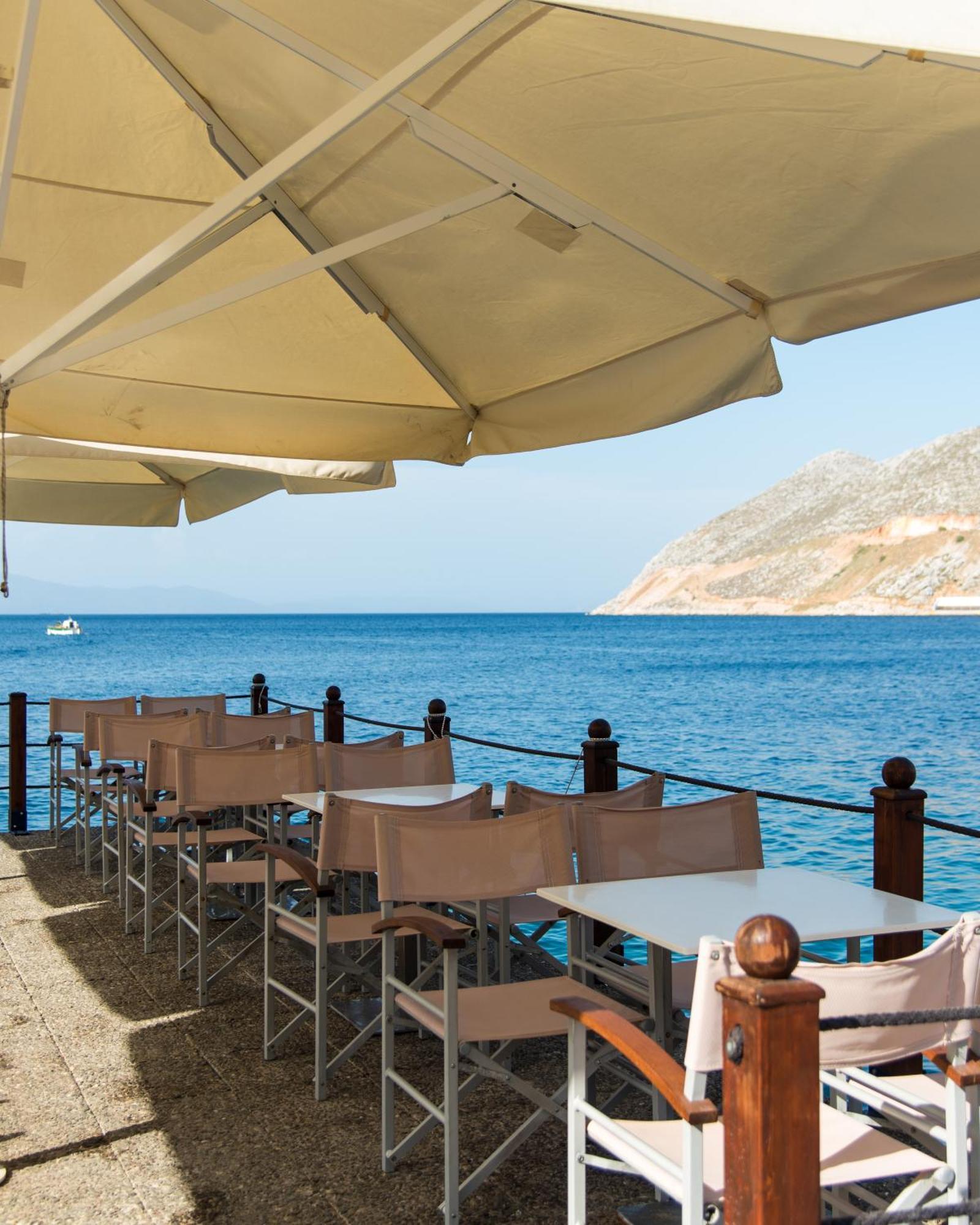 Nireus Hotel 2*